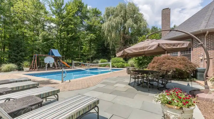 10 Easton Lane- Moreland Hills- Ohio 44022- United States, 4 Bedrooms Bedrooms, 12 Rooms Rooms,4 BathroomsBathrooms,Residential,For Sale,Easton,274241