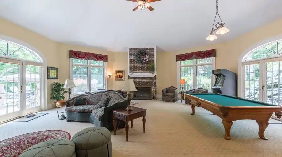 10 Easton Lane- Moreland Hills- Ohio 44022- United States, 4 Bedrooms Bedrooms, 12 Rooms Rooms,4 BathroomsBathrooms,Residential,For Sale,Easton,274241