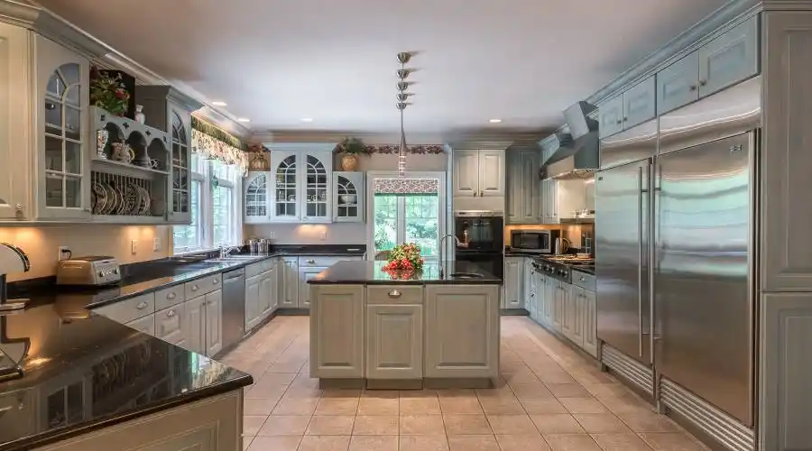 10 Easton Lane- Moreland Hills- Ohio 44022- United States, 4 Bedrooms Bedrooms, 12 Rooms Rooms,4 BathroomsBathrooms,Residential,For Sale,Easton,274241