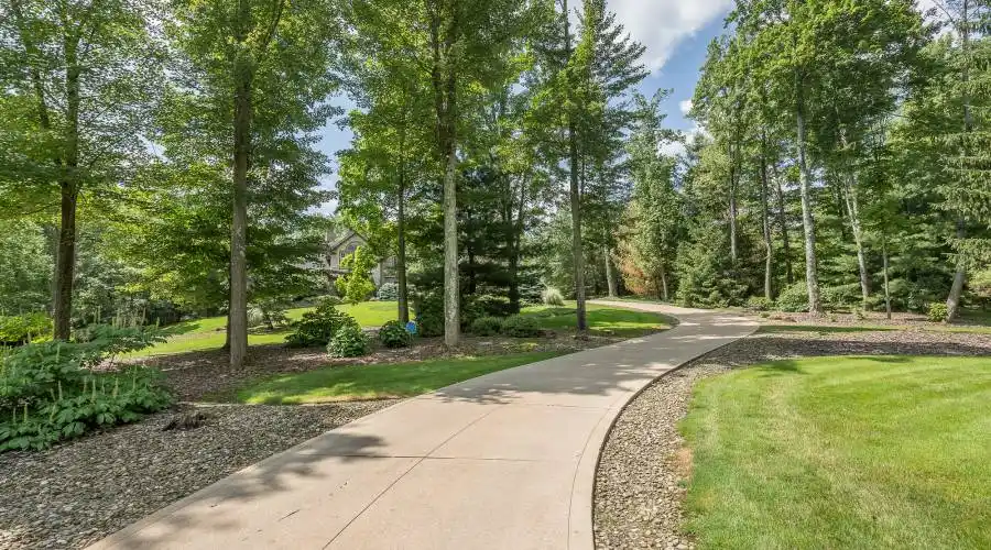 10 Easton Lane- Moreland Hills- Ohio 44022- United States, 4 Bedrooms Bedrooms, 12 Rooms Rooms,4 BathroomsBathrooms,Residential,For Sale,Easton,274241