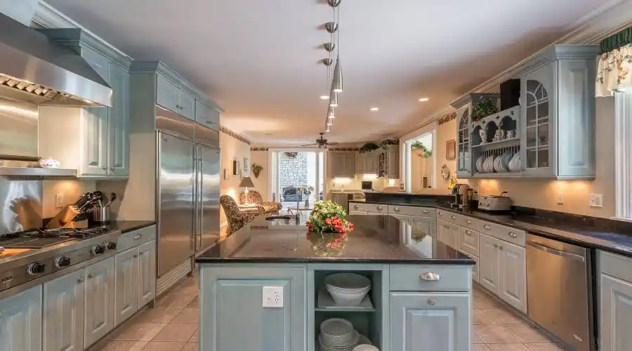 10 Easton Lane- Moreland Hills- Ohio 44022- United States, 4 Bedrooms Bedrooms, 12 Rooms Rooms,4 BathroomsBathrooms,Residential,For Sale,Easton,274241