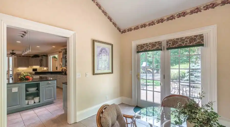 10 Easton Lane- Moreland Hills- Ohio 44022- United States, 4 Bedrooms Bedrooms, 12 Rooms Rooms,4 BathroomsBathrooms,Residential,For Sale,Easton,274241