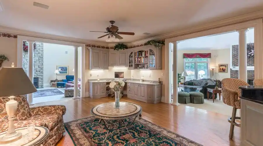 10 Easton Lane- Moreland Hills- Ohio 44022- United States, 4 Bedrooms Bedrooms, 12 Rooms Rooms,4 BathroomsBathrooms,Residential,For Sale,Easton,274241