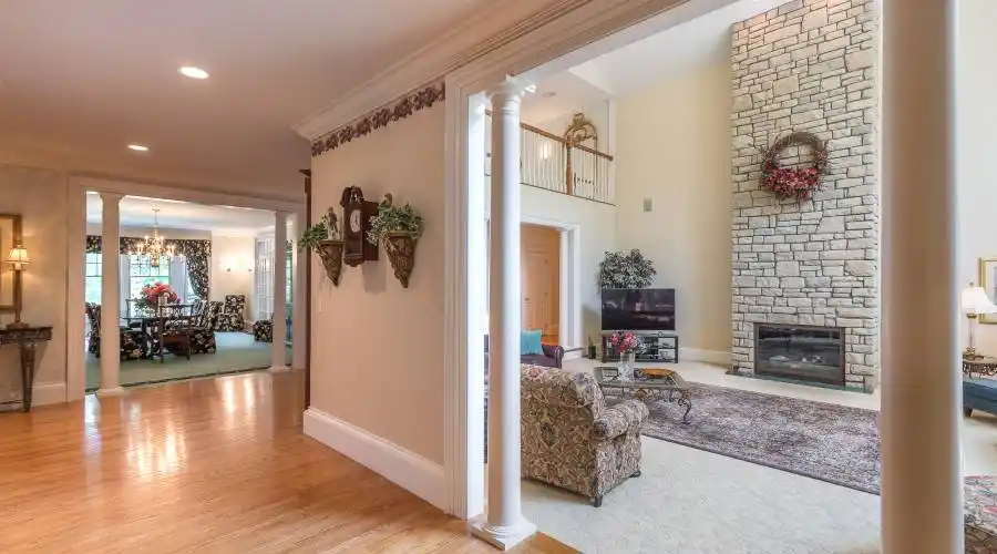 10 Easton Lane- Moreland Hills- Ohio 44022- United States, 4 Bedrooms Bedrooms, 12 Rooms Rooms,4 BathroomsBathrooms,Residential,For Sale,Easton,274241