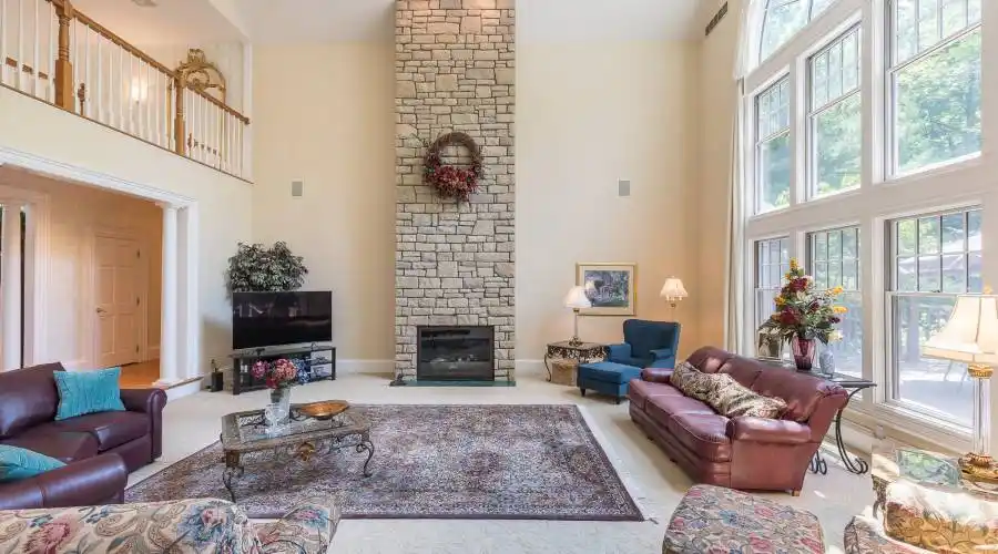 10 Easton Lane- Moreland Hills- Ohio 44022- United States, 4 Bedrooms Bedrooms, 12 Rooms Rooms,4 BathroomsBathrooms,Residential,For Sale,Easton,274241