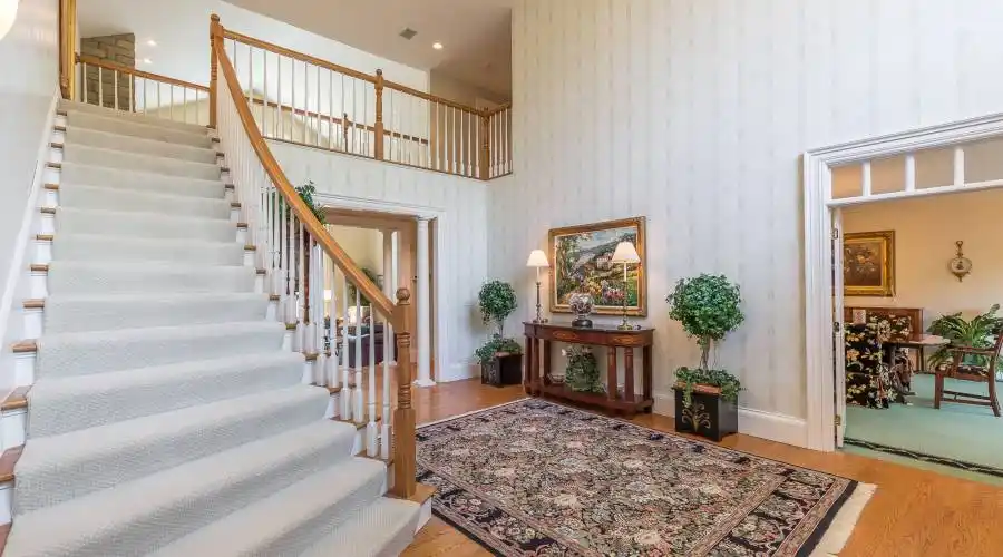 10 Easton Lane- Moreland Hills- Ohio 44022- United States, 4 Bedrooms Bedrooms, 12 Rooms Rooms,4 BathroomsBathrooms,Residential,For Sale,Easton,274241