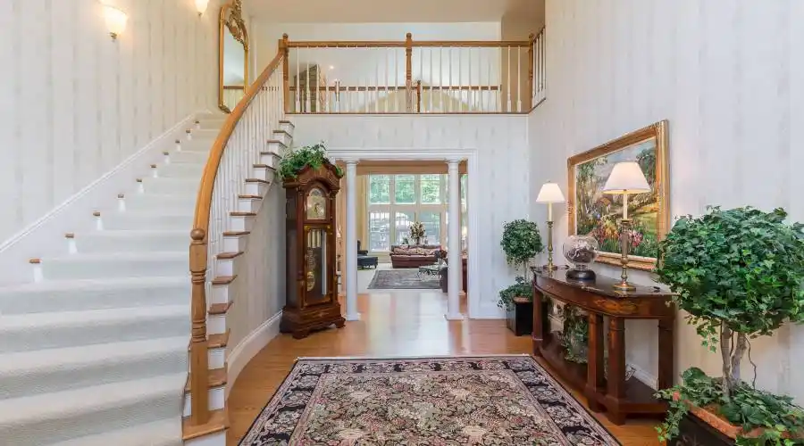 10 Easton Lane- Moreland Hills- Ohio 44022- United States, 4 Bedrooms Bedrooms, 12 Rooms Rooms,4 BathroomsBathrooms,Residential,For Sale,Easton,274241