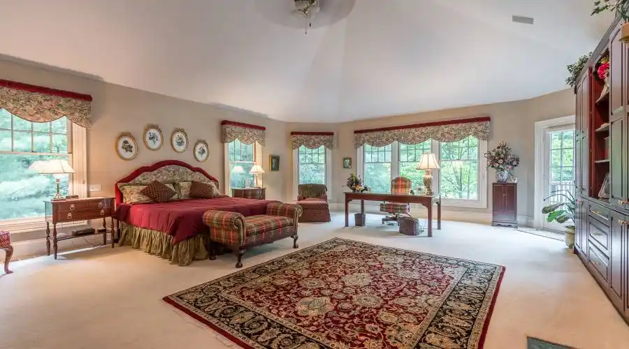 10 Easton Lane- Moreland Hills- Ohio 44022- United States, 4 Bedrooms Bedrooms, 12 Rooms Rooms,4 BathroomsBathrooms,Residential,For Sale,Easton,274241