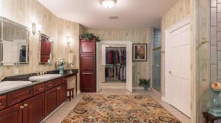10 Easton Lane- Moreland Hills- Ohio 44022- United States, 4 Bedrooms Bedrooms, 12 Rooms Rooms,4 BathroomsBathrooms,Residential,For Sale,Easton,274241