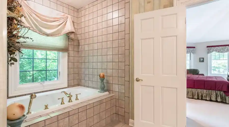 10 Easton Lane- Moreland Hills- Ohio 44022- United States, 4 Bedrooms Bedrooms, 12 Rooms Rooms,4 BathroomsBathrooms,Residential,For Sale,Easton,274241