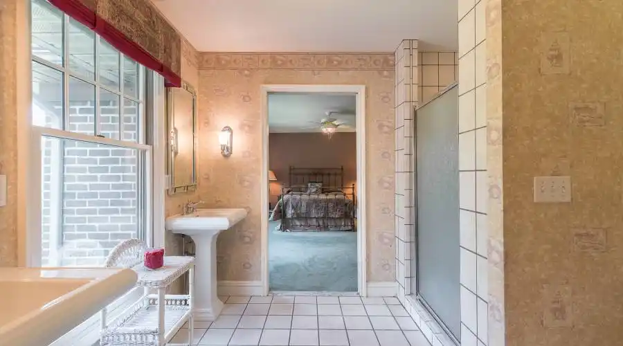 10 Easton Lane- Moreland Hills- Ohio 44022- United States, 4 Bedrooms Bedrooms, 12 Rooms Rooms,4 BathroomsBathrooms,Residential,For Sale,Easton,274241