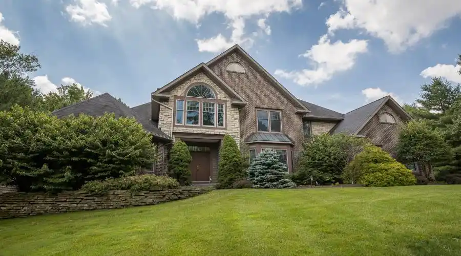 10 Easton Lane- Moreland Hills- Ohio 44022- United States, 4 Bedrooms Bedrooms, 12 Rooms Rooms,4 BathroomsBathrooms,Residential,For Sale,Easton,274241