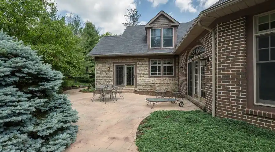 10 Easton Lane- Moreland Hills- Ohio 44022- United States, 4 Bedrooms Bedrooms, 12 Rooms Rooms,4 BathroomsBathrooms,Residential,For Sale,Easton,274241
