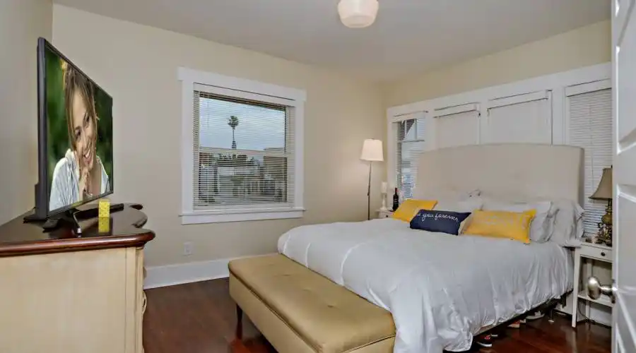 4530 W Washington, Los Angeles, California 90016, United States, 6 Bedrooms Bedrooms, ,4 BathroomsBathrooms,Residential,For Sale,W Washington,438301