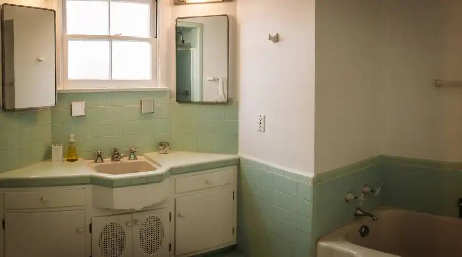 247 N Kenter Ave, Los Angeles, California 90049, United States, 3 Bedrooms Bedrooms, ,5 BathroomsBathrooms,Residential,For Sale,N Kenter Ave,438309