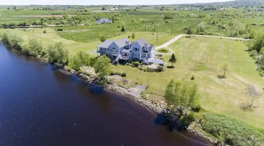 215 Cloverdale Drive, Windsor, Nova Scotia, Canada, 5 Bedrooms Bedrooms, 29 Rooms Rooms,5 BathroomsBathrooms,Waterfront,For Sale,Pidquid Lakeview manor,Cloverdale,490496