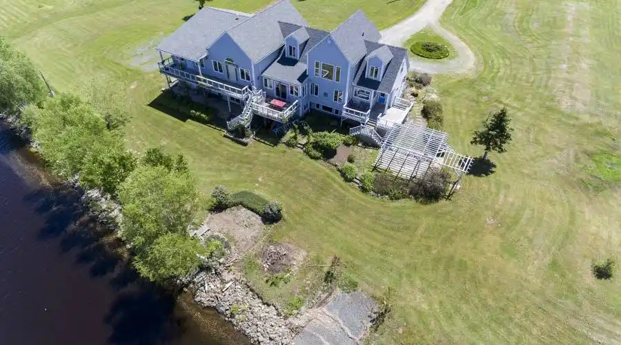 215 Cloverdale Drive, Windsor, Nova Scotia, Canada, 5 Bedrooms Bedrooms, 29 Rooms Rooms,5 BathroomsBathrooms,Waterfront,For Sale,Pidquid Lakeview manor,Cloverdale,490496