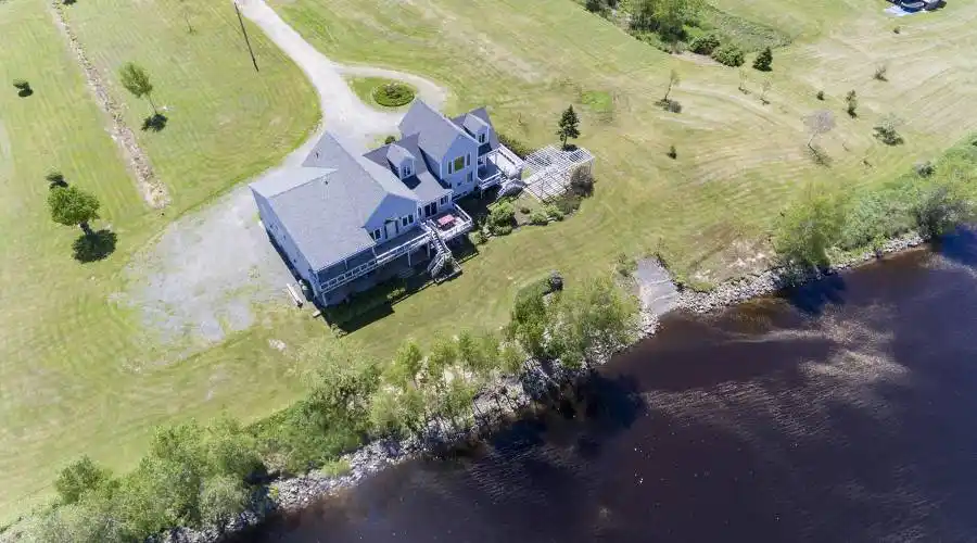 215 Cloverdale Drive, Windsor, Nova Scotia, Canada, 5 Bedrooms Bedrooms, 29 Rooms Rooms,5 BathroomsBathrooms,Waterfront,For Sale,Pidquid Lakeview manor,Cloverdale,490496