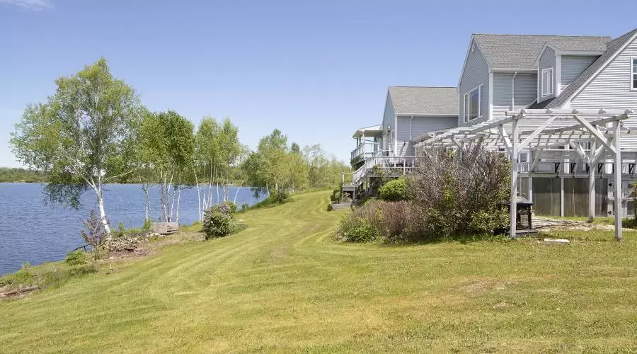 215 Cloverdale Drive, Windsor, Nova Scotia, Canada, 5 Bedrooms Bedrooms, 29 Rooms Rooms,5 BathroomsBathrooms,Waterfront,For Sale,Pidquid Lakeview manor,Cloverdale,490496