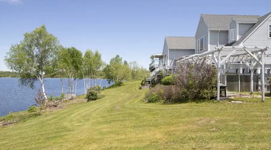 215 Cloverdale Drive, Windsor, Nova Scotia, Canada, 5 Bedrooms Bedrooms, 29 Rooms Rooms,5 BathroomsBathrooms,Waterfront,For Sale,Pidquid Lakeview manor,Cloverdale,490496