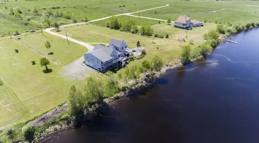 215 Cloverdale Drive, Windsor, Nova Scotia, Canada, 5 Bedrooms Bedrooms, 29 Rooms Rooms,5 BathroomsBathrooms,Waterfront,For Sale,Pidquid Lakeview manor,Cloverdale,490496