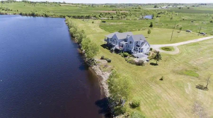 215 Cloverdale Drive, Windsor, Nova Scotia, Canada, 5 Bedrooms Bedrooms, 29 Rooms Rooms,5 BathroomsBathrooms,Waterfront,For Sale,Pidquid Lakeview manor,Cloverdale,490496