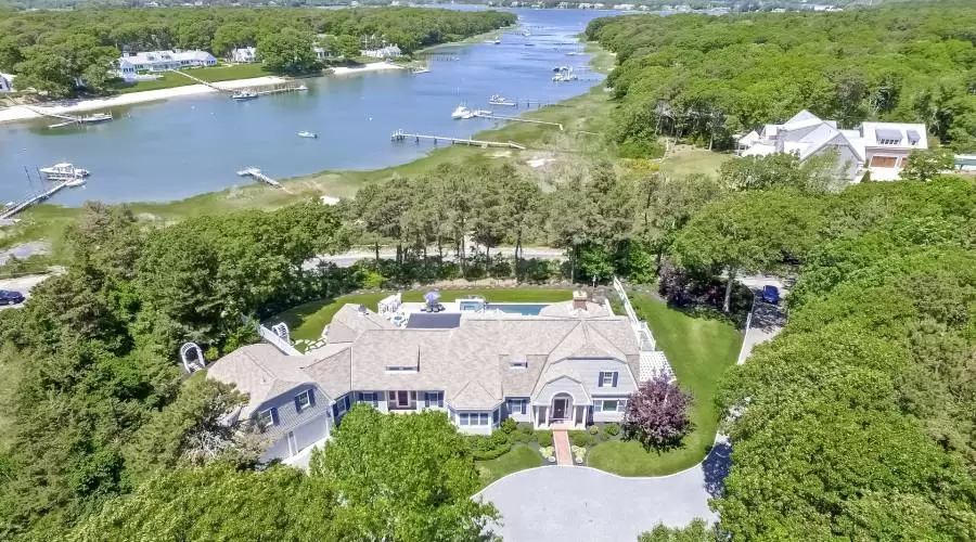 629 and 656 Sea View Avenue, Osterville, Massachusetts 02655, United States, 5 Bedrooms Bedrooms, ,6 BathroomsBathrooms,Residential,For Sale,629 and 656 Sea View Avenue,543735