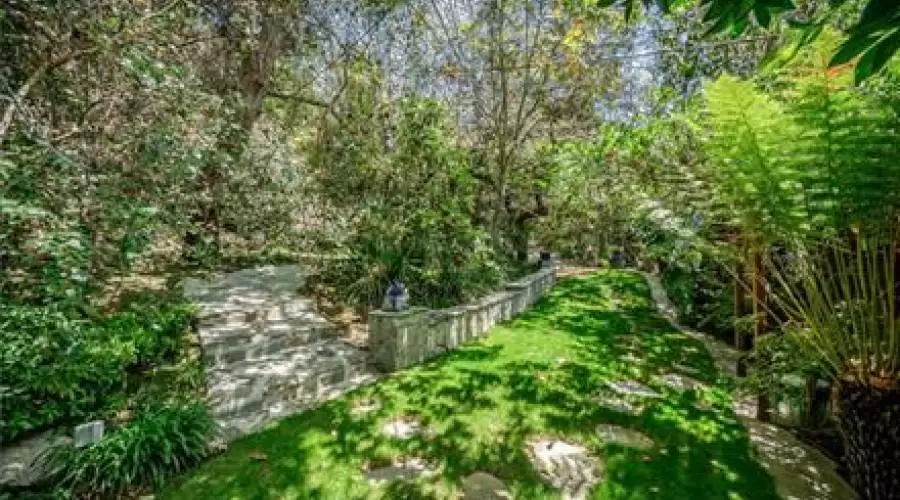 14170 W. Sunset Blvd,Pacific Palisades,California 90272,United States,Residential,14170 W. Sunset Blvd,55726