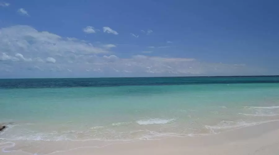 Windward Beach Drive,Treasure Cay,Abaco,Bahamas,3 Bedrooms Bedrooms,5 Rooms Rooms,2 BathroomsBathrooms,Residential,Windward Palms,Windward Beach Drive,55761