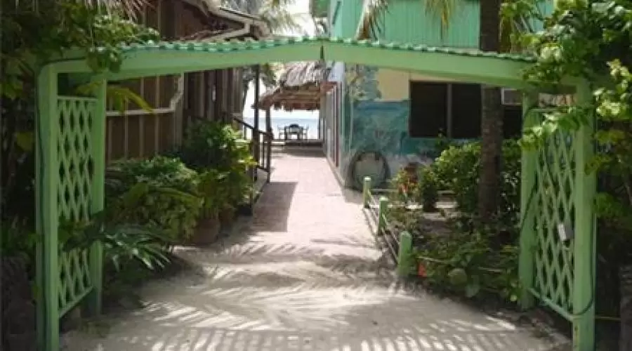 B6926 - Green Parrot Resort,Maya Beach,Placencia,XX Belize,Residential,B6926 - Green Parrot Resort,55991