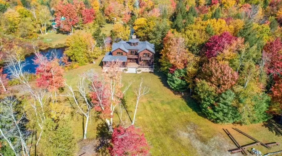 42 Ranch Road, Rumney, New Hampshire 03266, United States, 5 Bedrooms Bedrooms, 15 Rooms Rooms,3 BathroomsBathrooms,Residential,For Sale,Hy-Timbrrs Lodge,Ranch,2,570201