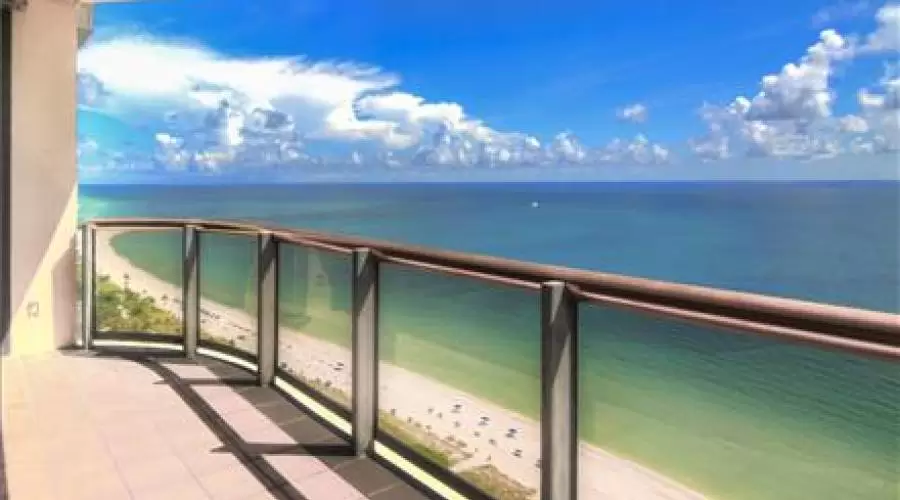 9999 Collins Ave #PH3H,Bal Harbour,Florida 33154,United States,Residential,9999 Collins Ave #PH3H,57601