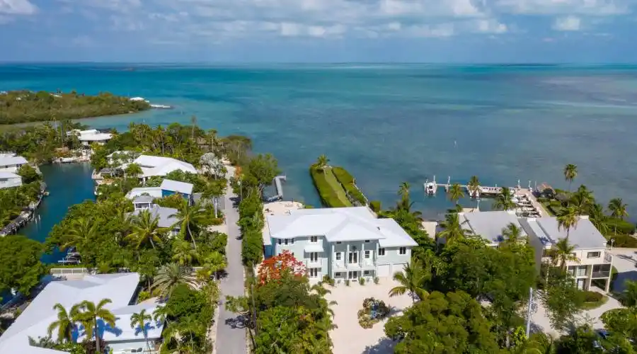 94225 Overseas Highway, Key Largo, Florida 33070, United States, 7 Bedrooms Bedrooms, ,8 BathroomsBathrooms,Residential,For Sale,580158