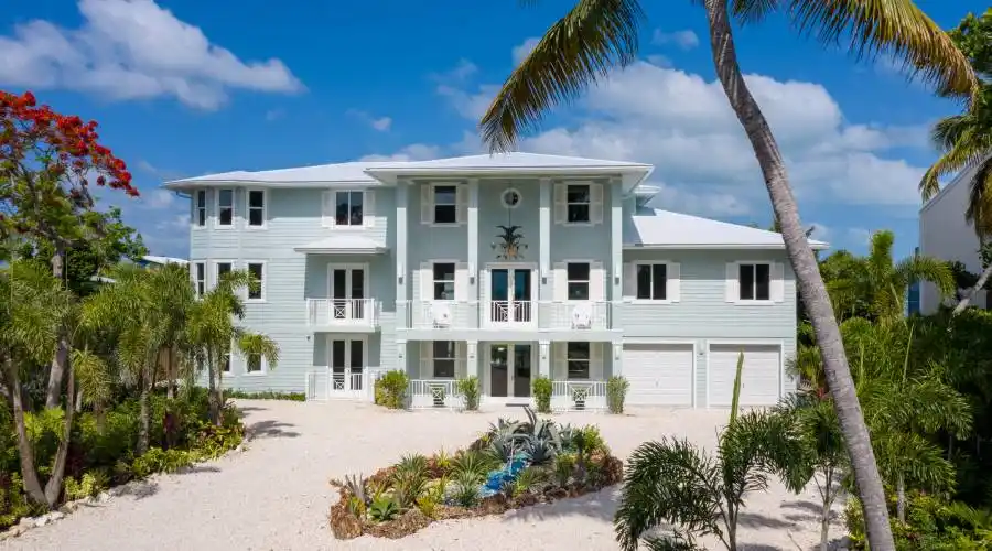 94225 Overseas Highway, Key Largo, Florida 33070, United States, 7 Bedrooms Bedrooms, ,8 BathroomsBathrooms,Residential,For Sale,580158