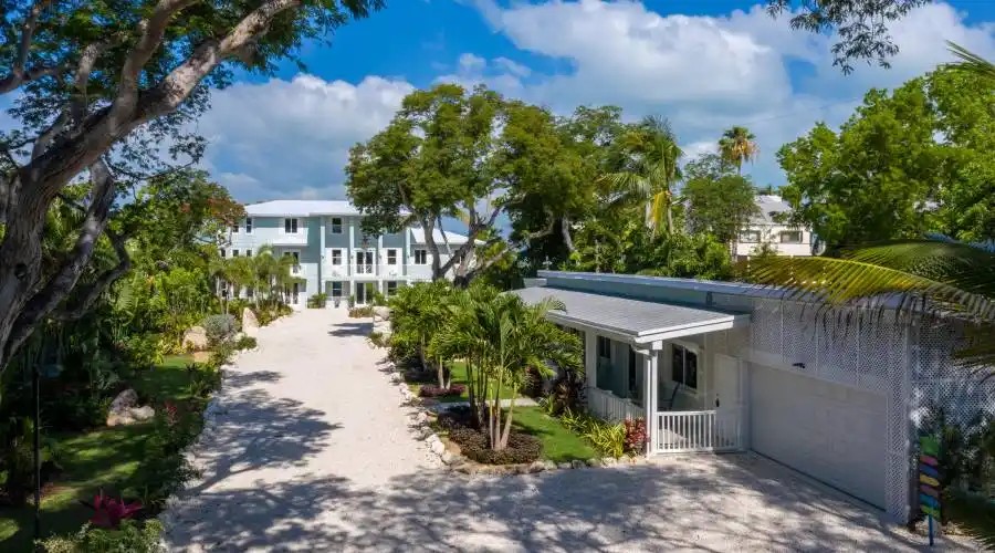 94225 Overseas Highway, Key Largo, Florida 33070, United States, 7 Bedrooms Bedrooms, ,8 BathroomsBathrooms,Residential,For Sale,580158