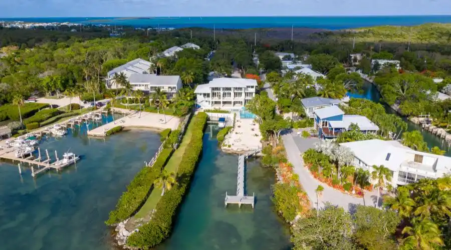 94225 Overseas Highway, Key Largo, Florida 33070, United States, 7 Bedrooms Bedrooms, ,8 BathroomsBathrooms,Residential,For Sale,580158