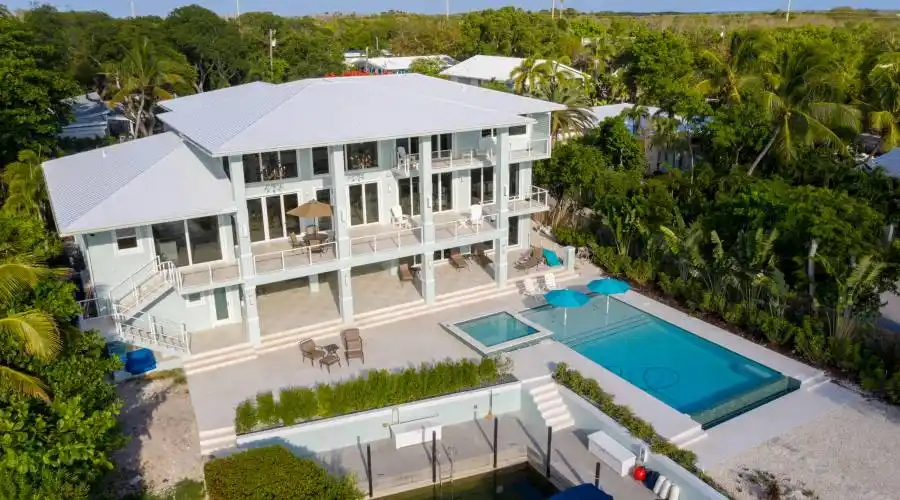 94225 Overseas Highway, Key Largo, Florida 33070, United States, 7 Bedrooms Bedrooms, ,8 BathroomsBathrooms,Residential,For Sale,580158