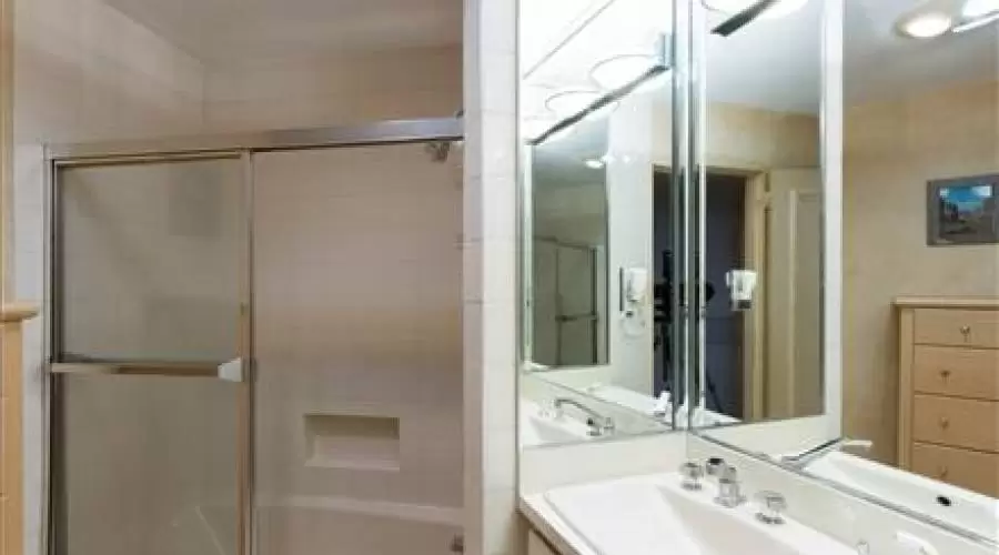 4925 Collins Ave 9D,Miami Beach,Florida 33140,United States,1 BathroomBathrooms,Residential,4925 Collins Ave 9D,58638