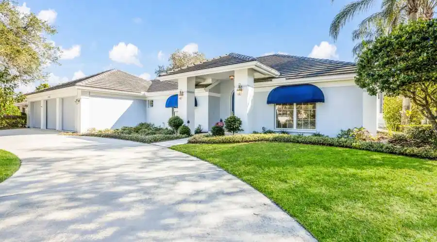 7723 broadmoor pines BLVD, Sarasota, Florida 34243, United States, 3 Bedrooms Bedrooms, 4 Rooms Rooms,3 BathroomsBathrooms,Residential,Residential,broadmoor pines BLVD,589601