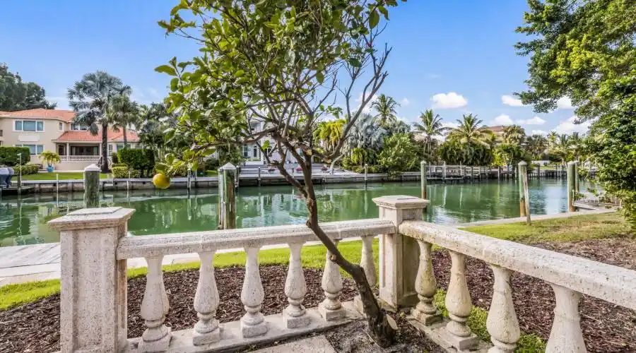 616 mourning dove DR- Sarasota- Florida 34236- United States, 4 Bedrooms Bedrooms, 7 Rooms Rooms,4 BathroomsBathrooms,Residential,Residential,mourning dove DR,589623