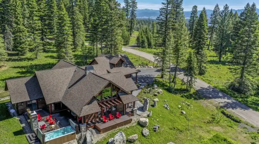 161 Sugarloaf Place, Donnelly, Idaho 83615, United States, 4 Bedrooms Bedrooms, ,6 BathroomsBathrooms,Residential,For Sale,Sugarloaf ,592763