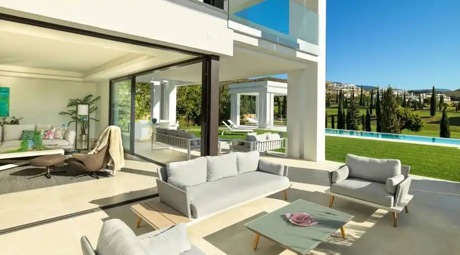 Marbella, Spain, 5 Bedrooms Bedrooms, ,5 BathroomsBathrooms,Villa,For Sale,646552