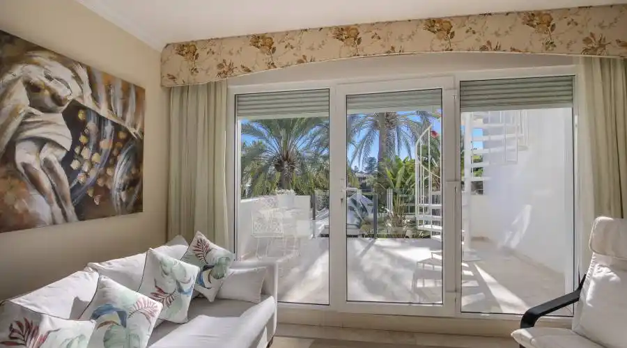 Málaga, Spain, 5 Bedrooms Bedrooms, ,5 BathroomsBathrooms,Villa,For Sale,646559