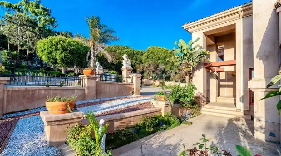 4996 Puesta Del Sol St, Malibu, California, United States, 5 Bedrooms Bedrooms, ,5 BathroomsBathrooms,Single family home,For Sale,Puesta Del Sol St,651246