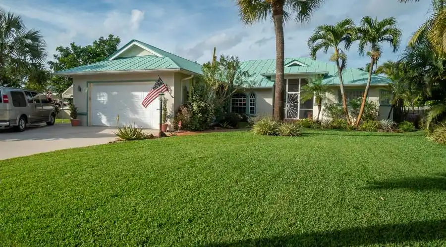 516 SW South Carolina Dr, Stuart, Florida 34994, United States, 3 Bedrooms Bedrooms, 7 Rooms Rooms,Waterfront,For Sale,SW South Carolina ,685975