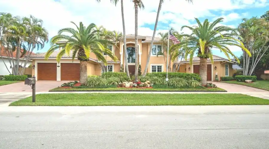 500 Corsair DR, NORTH PALM BEACH, Florida 33408, United States, 4 Bedrooms Bedrooms, 9 Rooms Rooms,4 BathroomsBathrooms,Waterfront,For Sale,Corsair,2,685978