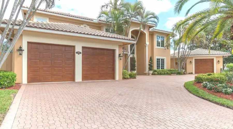 500 Corsair DR, NORTH PALM BEACH, Florida 33408, United States, 4 Bedrooms Bedrooms, 9 Rooms Rooms,4 BathroomsBathrooms,Waterfront,For Sale,Corsair,2,685978