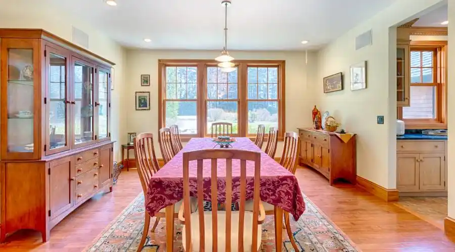 Moultonborough, New Hampshire, United States, 5 Bedrooms Bedrooms, 13 Rooms Rooms,5 BathroomsBathrooms,Residential,For Sale,687804