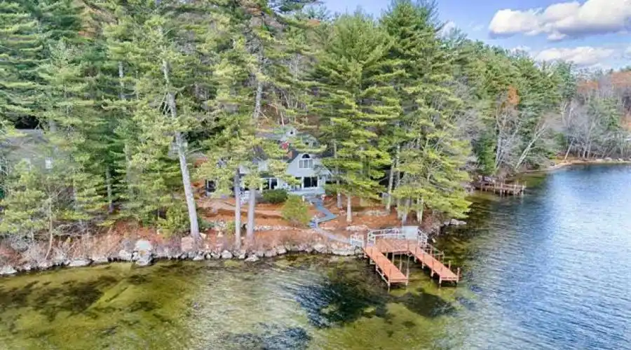 Tuftonboro, New Hampshire, United States, 3 Bedrooms Bedrooms, 7 Rooms Rooms,3 BathroomsBathrooms,Residential,For Sale,699581