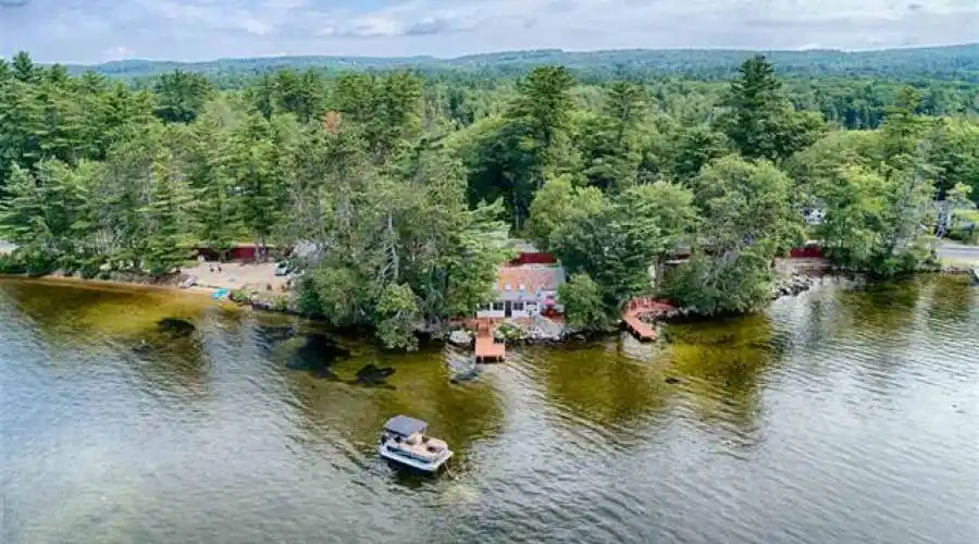 Wolfeboro, New Hampshire, United States, 11 Bedrooms Bedrooms, 24 Rooms Rooms,6 BathroomsBathrooms,Residential,For Sale,699582